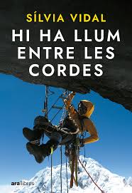 Hi ha llum entre les cordes